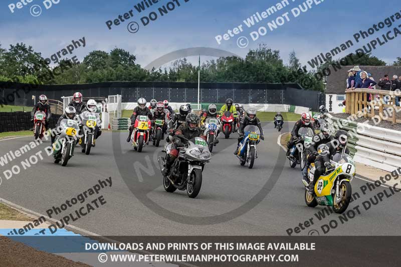 Vintage motorcycle club;eventdigitalimages;mallory park;mallory park trackday photographs;no limits trackdays;peter wileman photography;trackday digital images;trackday photos;vmcc festival 1000 bikes photographs